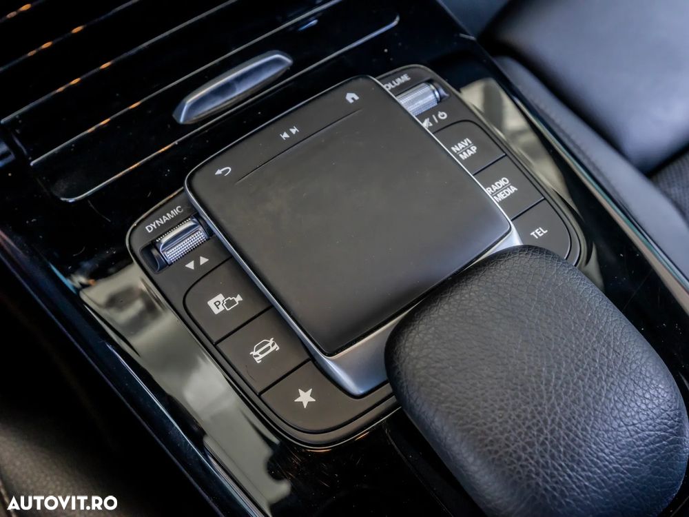 Mercedes-Benz A 250 e Sedan 8G-DCT - 19