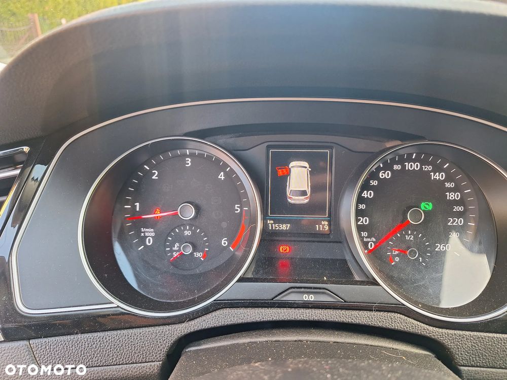 Volkswagen Passat 2.0 TDI SCR DSG Comfortline - 16