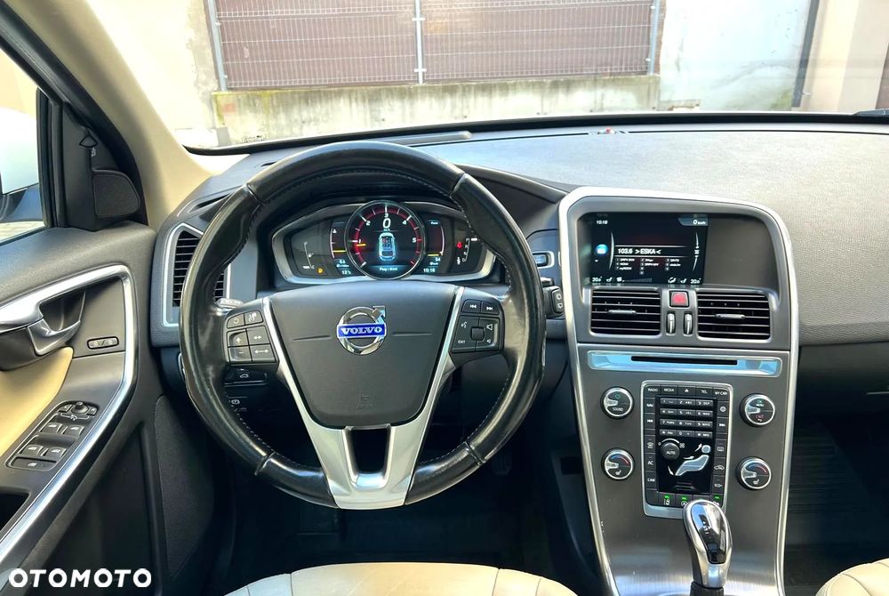 Volvo XC 60 D4 Geartronic Summum - 9