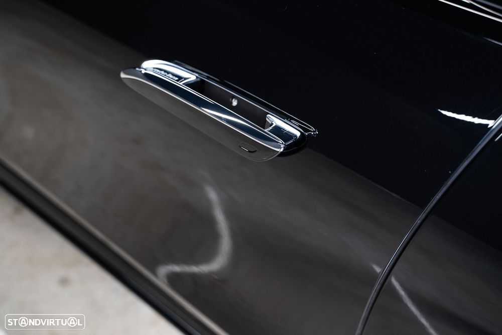 Mercedes-Benz E 300 Standard - 12