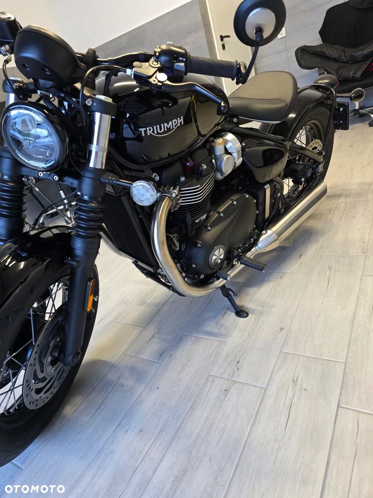 Triumph Bonneville Bobber - 3