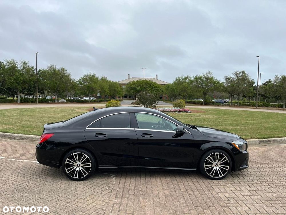 Mercedes-Benz CLA 250 4Matic 7G-DCT - 3
