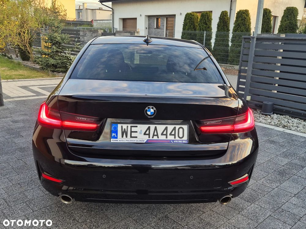 BMW Seria 3 320i Sport Line - 15