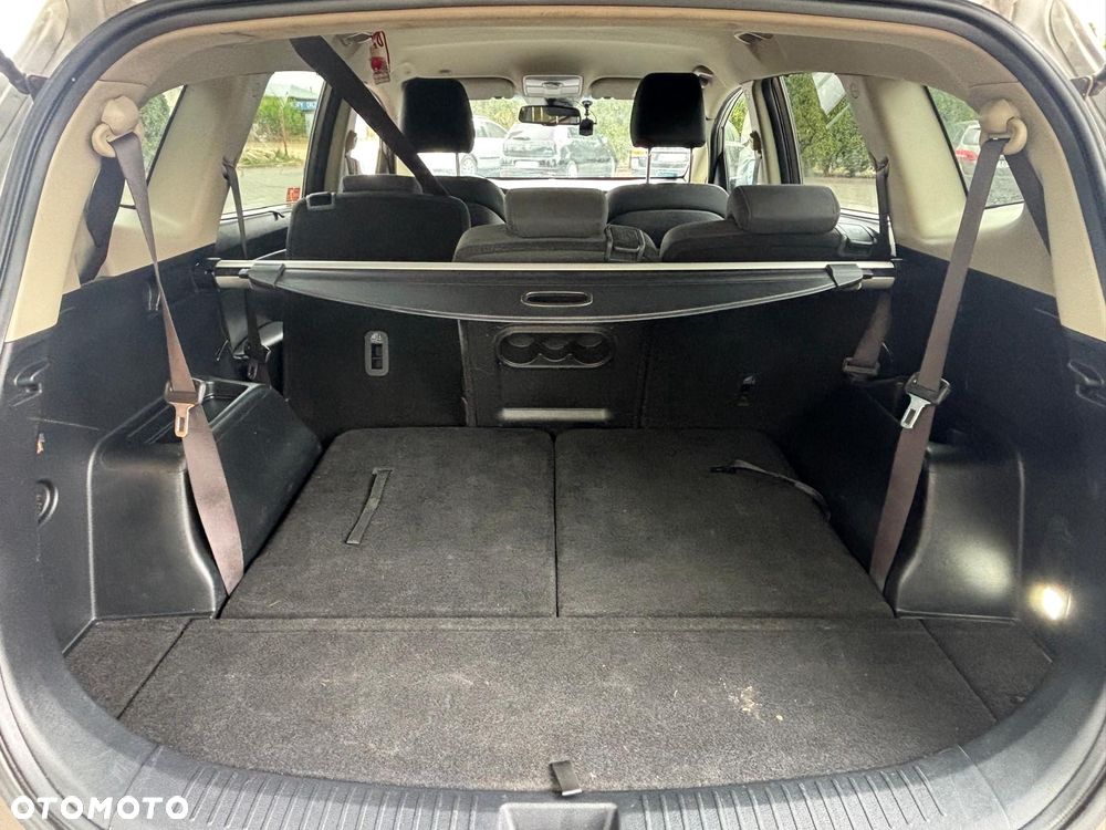 Kia Carens 1.7 CRDi M 7os EU6 - 34