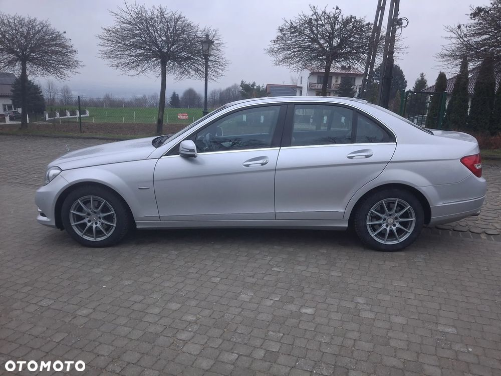 Mercedes-Benz Klasa C 200 (BlueEFFICIENCY) Avantgarde - 2