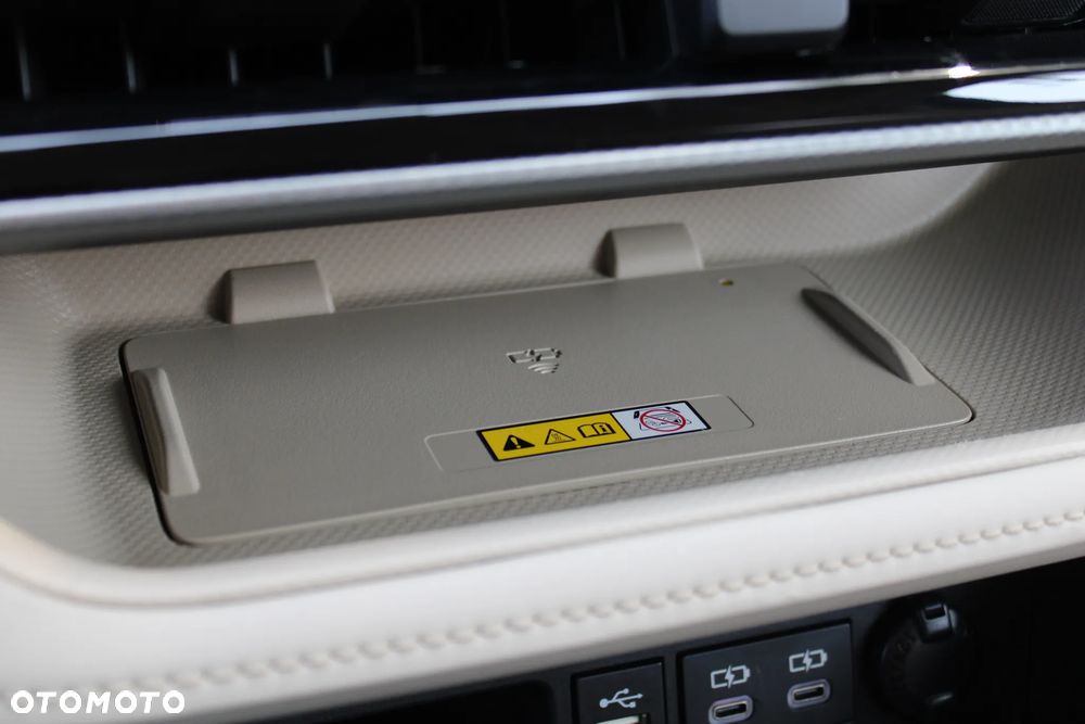 Toyota Highlander 2.5 Hybrid Executive - 23