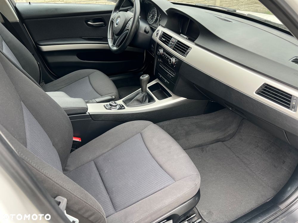 BMW Seria 3 318i Edition Lifestyle - 14