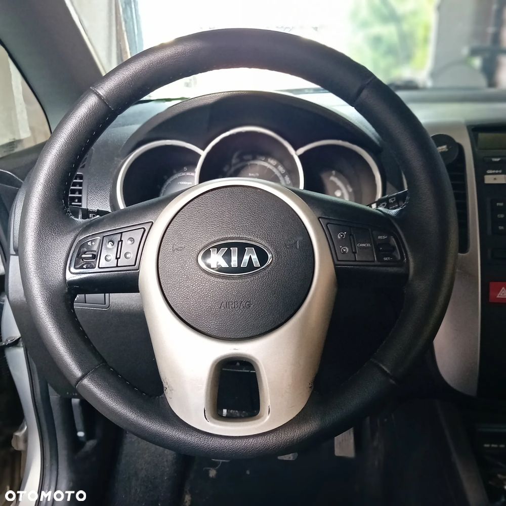 Kia Venga - 9