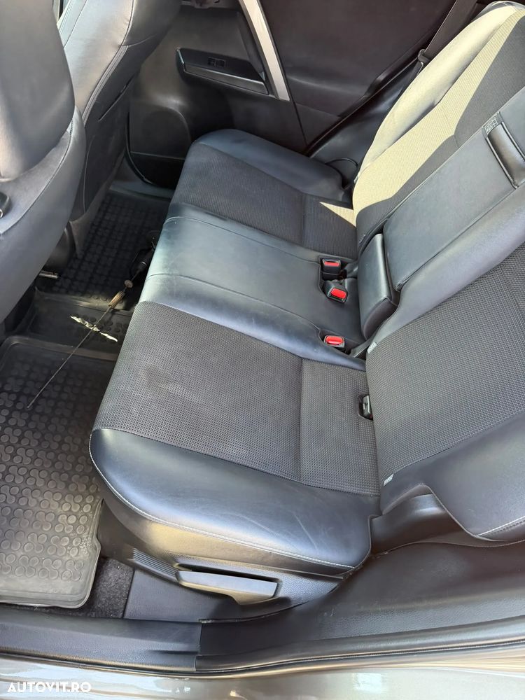 Toyota RAV4 - 16