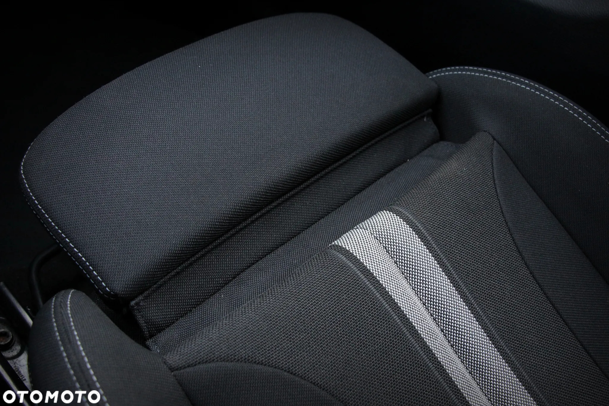 BMW Seria 2 218d Advantage - 31