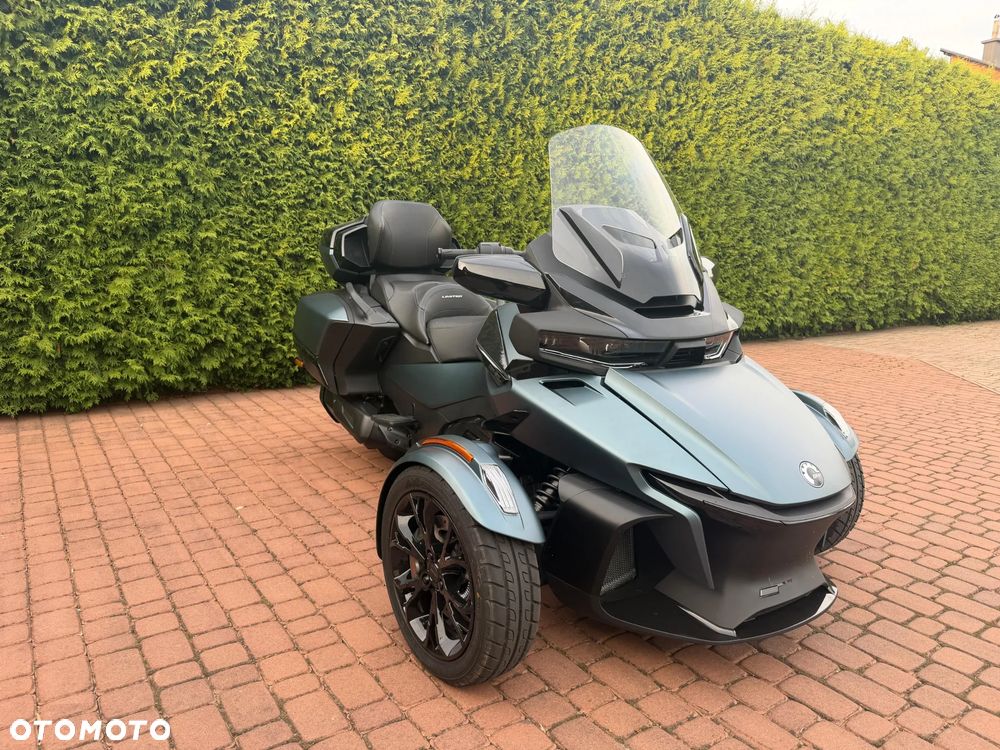 Can-Am Spyder - 2