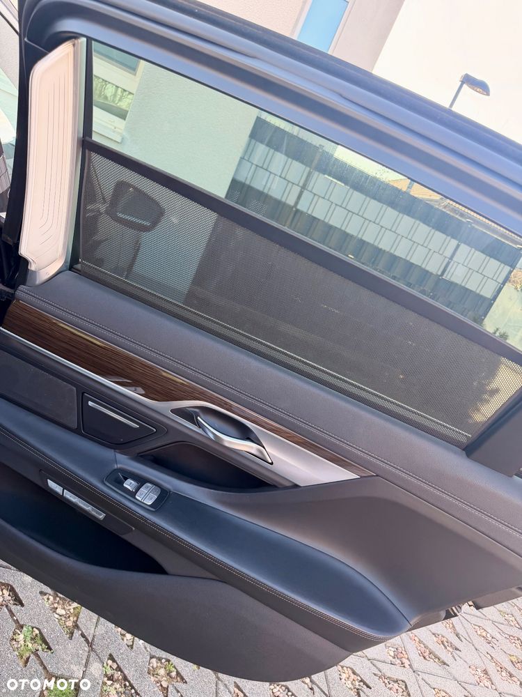 BMW Seria 7 730Ld xDrive - 16