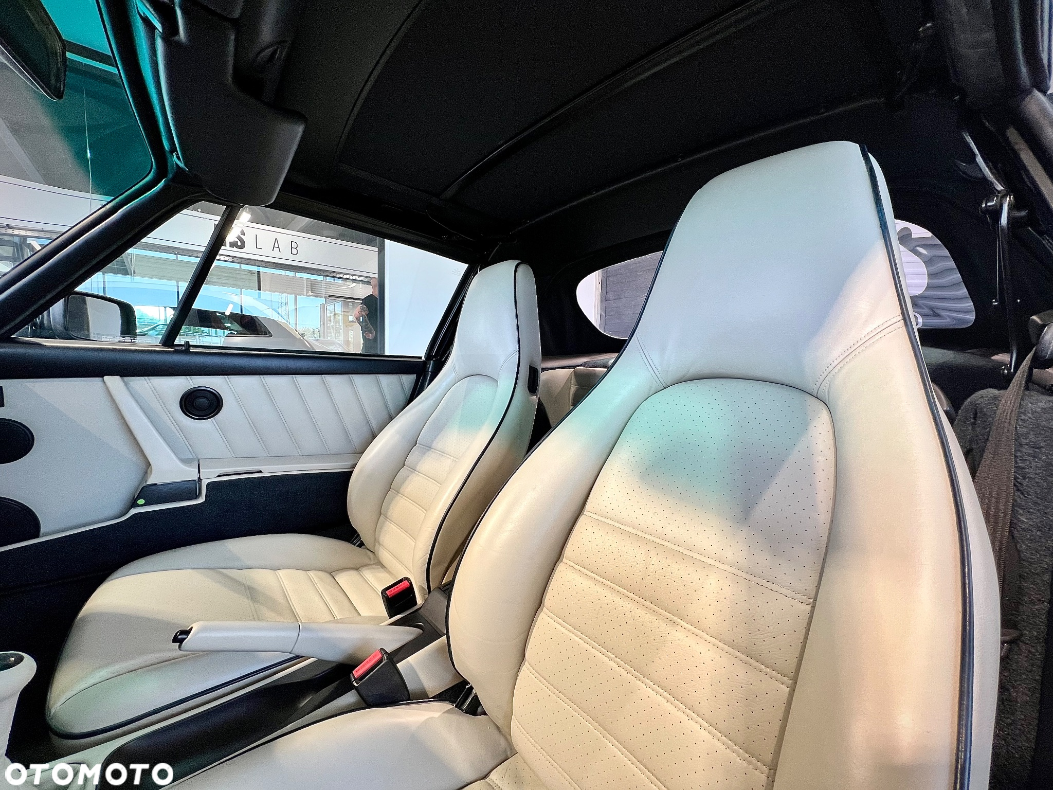 Porsche 911 Carrera 2 Cabriolet - 8
