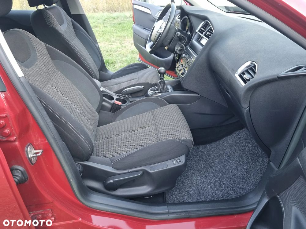 Citroën C4 e-HDi 115 Selection - 16