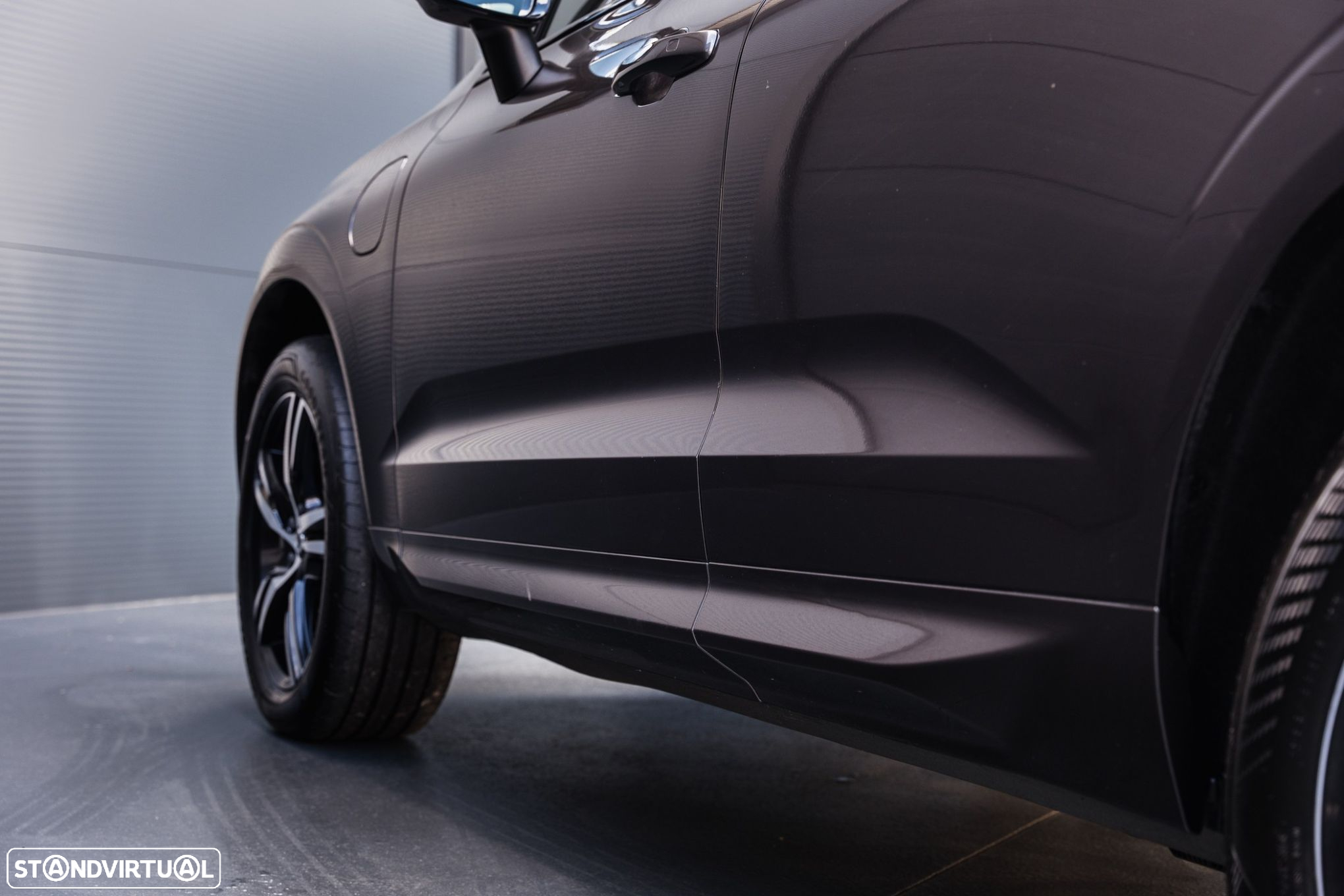 Volvo XC 60 2.0 T6 PHEV R-Design AWD - 38