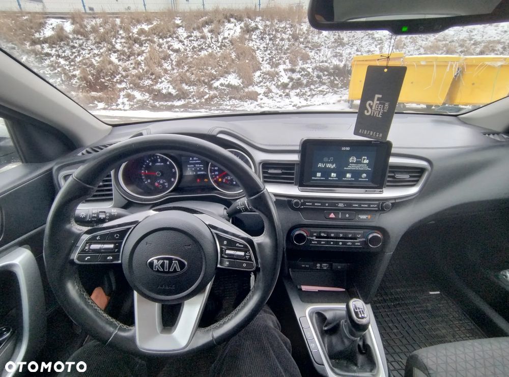Kia Ceed - 10