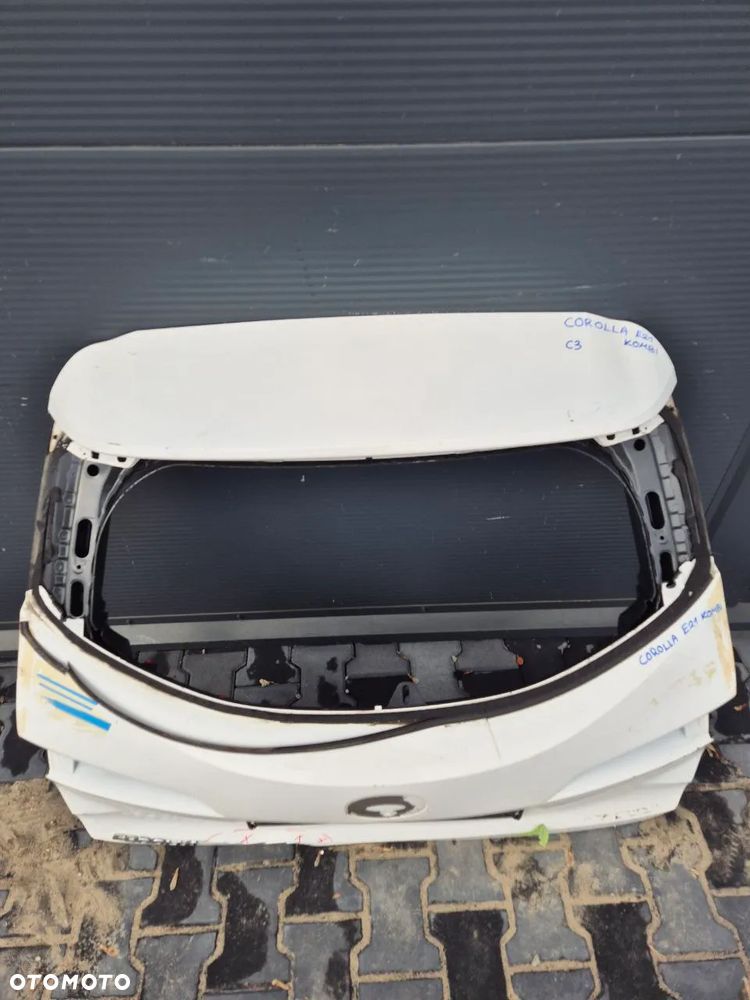 KLAPA BAGAŻNIKA COROLLA E21 KOMBI - 9