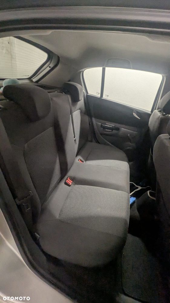 Opel Corsa 1.0 12V Essentia - 9