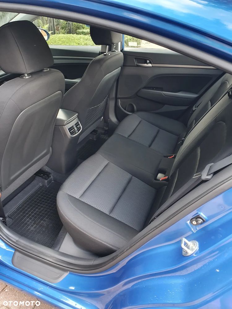 Hyundai Elantra 1.6 Comfort - 5