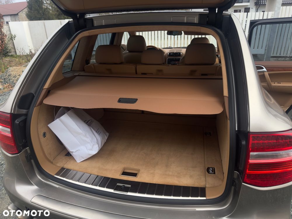 Porsche Cayenne - 11