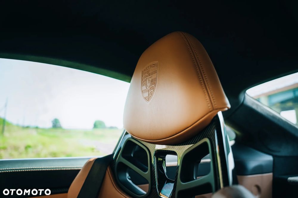 Porsche 911 GT3 Touring - 12