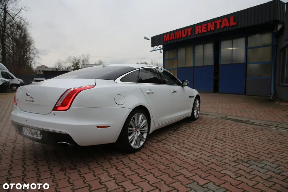 Jaguar XJ 3.0 D V6 Premium Luxury - 13