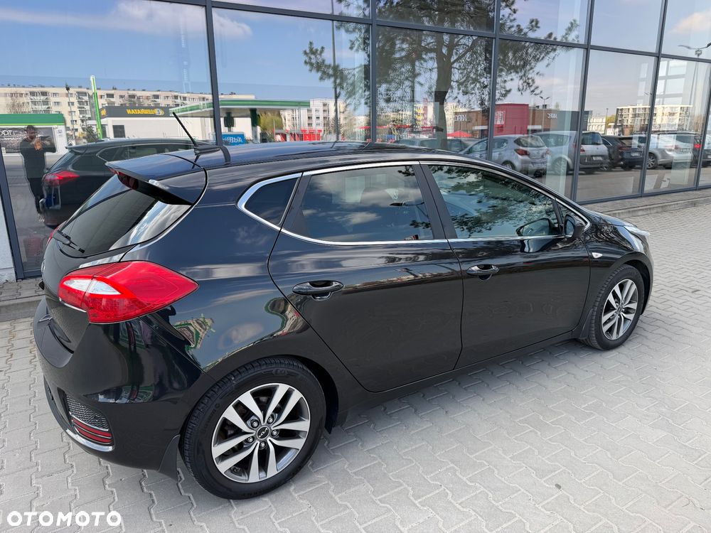 Kia Ceed 1.6 CRDi 136 ISG Spirit - 11