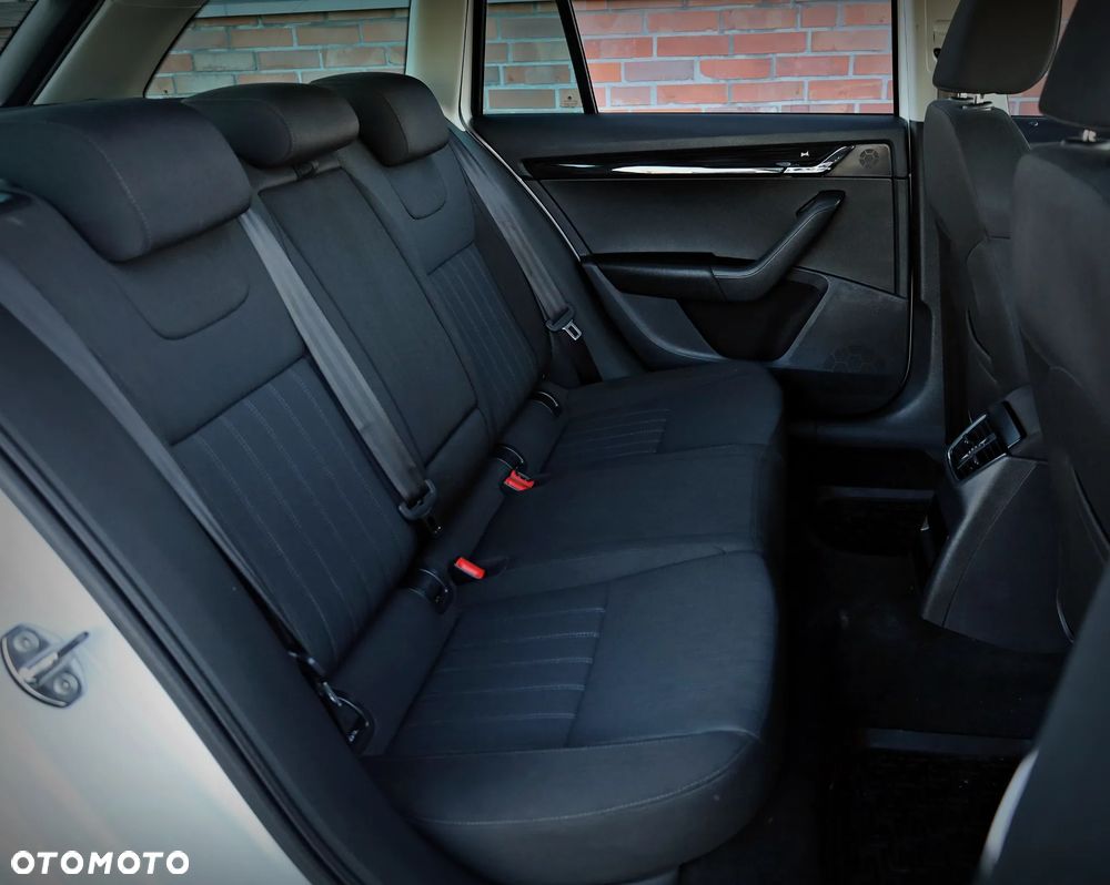 Skoda Octavia 2.0 TDI Style DSG - 23