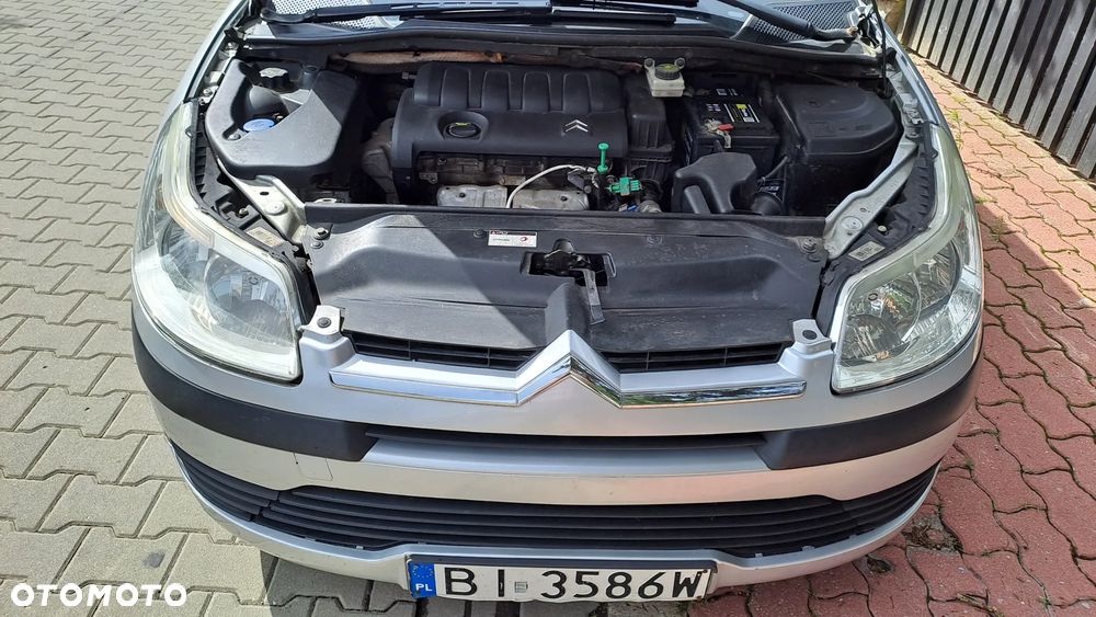Citroën C4 1.4 16V X - 6