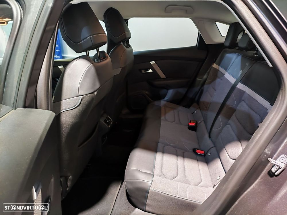 Citroën C4 X 1.2 PureTech Plus EAT8 - 29