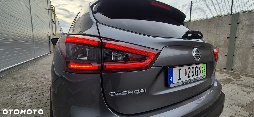 Nissan Qashqai 1.3 DIG-T N-WAY - 25
