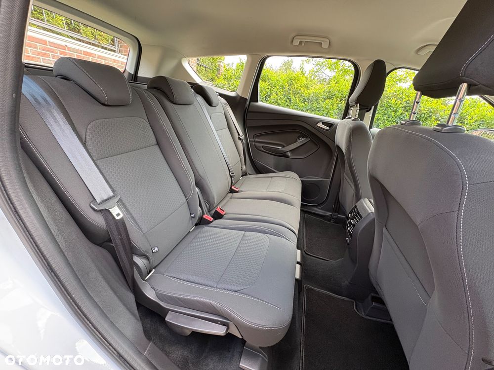 Ford Kuga 1.5 EcoBoost 2x4 Titanium - 28