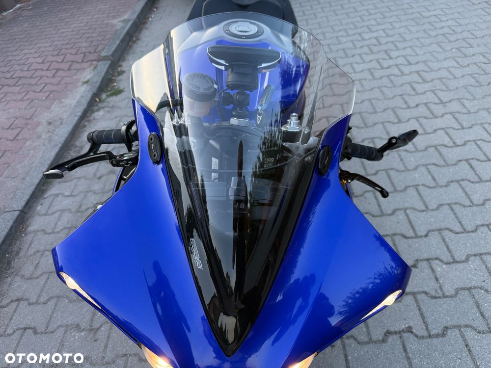 Yamaha R1 - 39