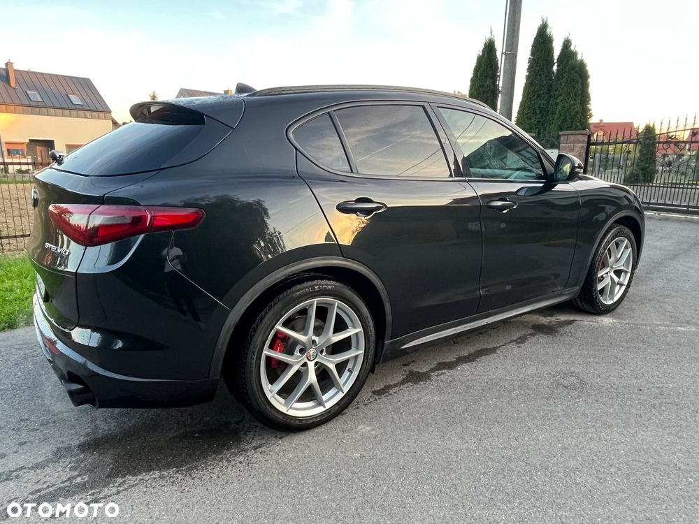 Alfa Romeo Stelvio 2.0 Turbo Veloce TI Q4 - 24