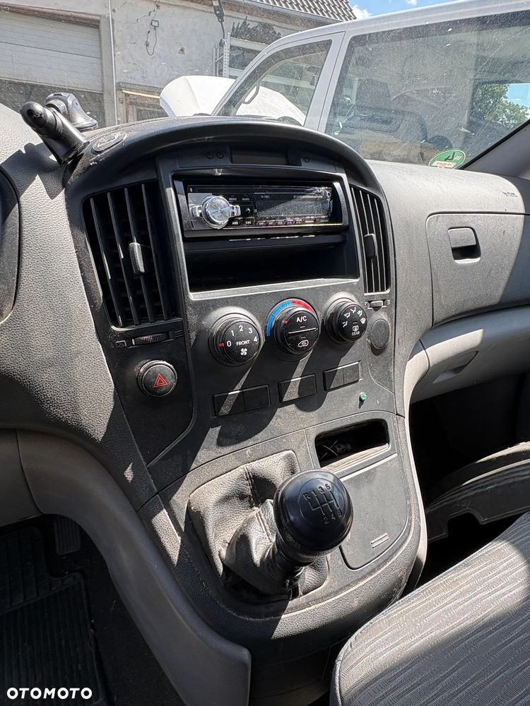 Hyundai H1 - 10