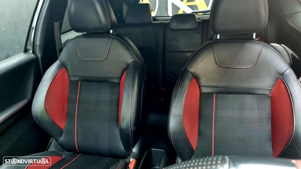 Peugeot 208 GTI 200 THP - 11