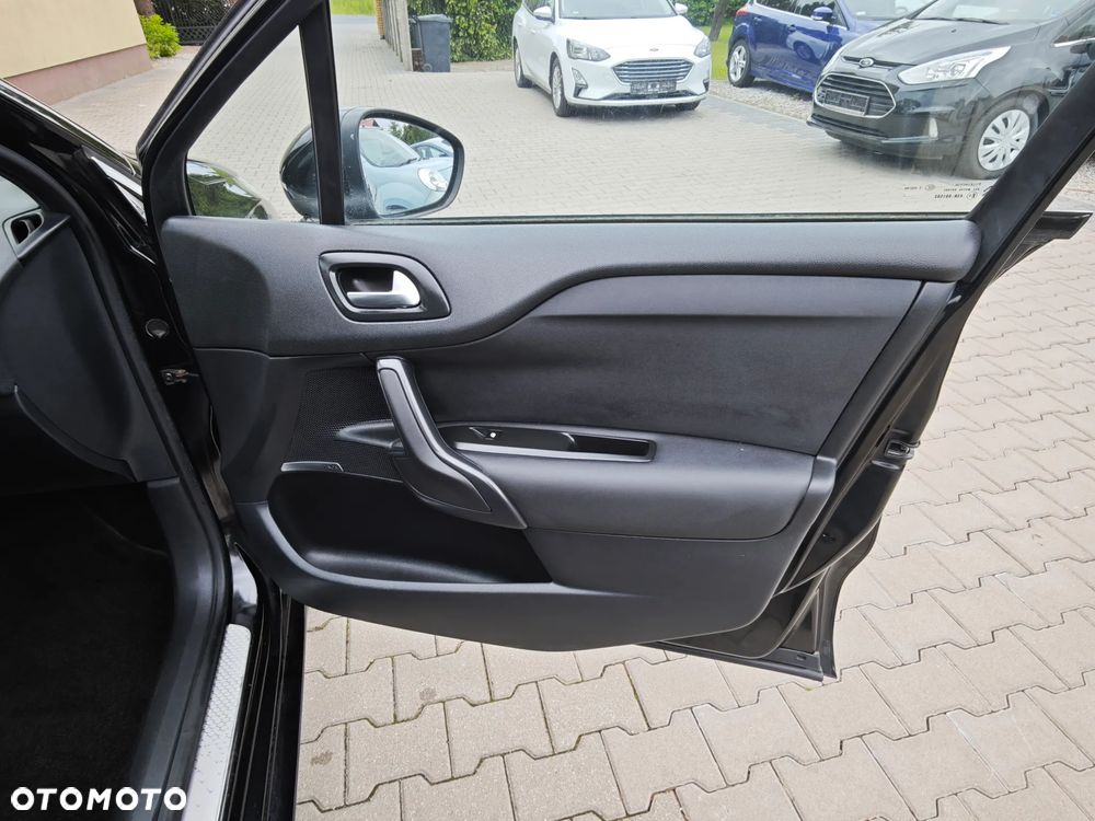 Citroën DS4 e-HDi 110 SoChic - 30