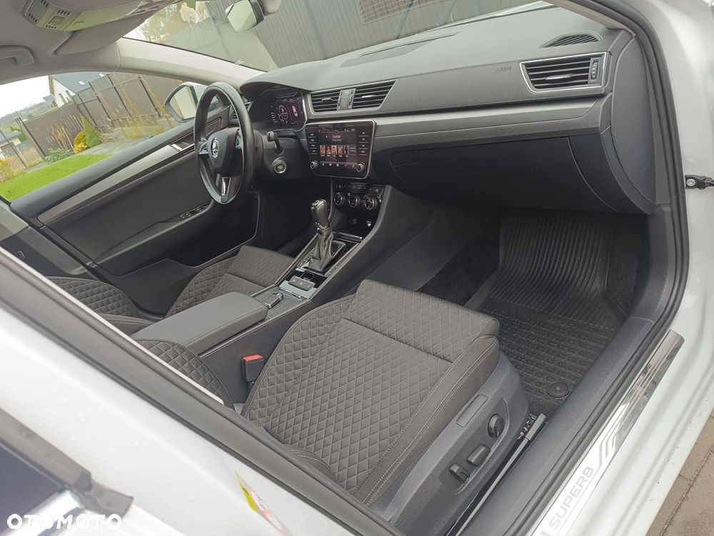 Skoda Superb 2.0 TDI 4x4 Style DSG - 11