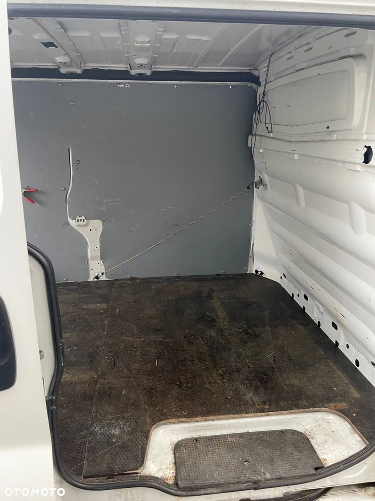 Opel Vivaro - 8