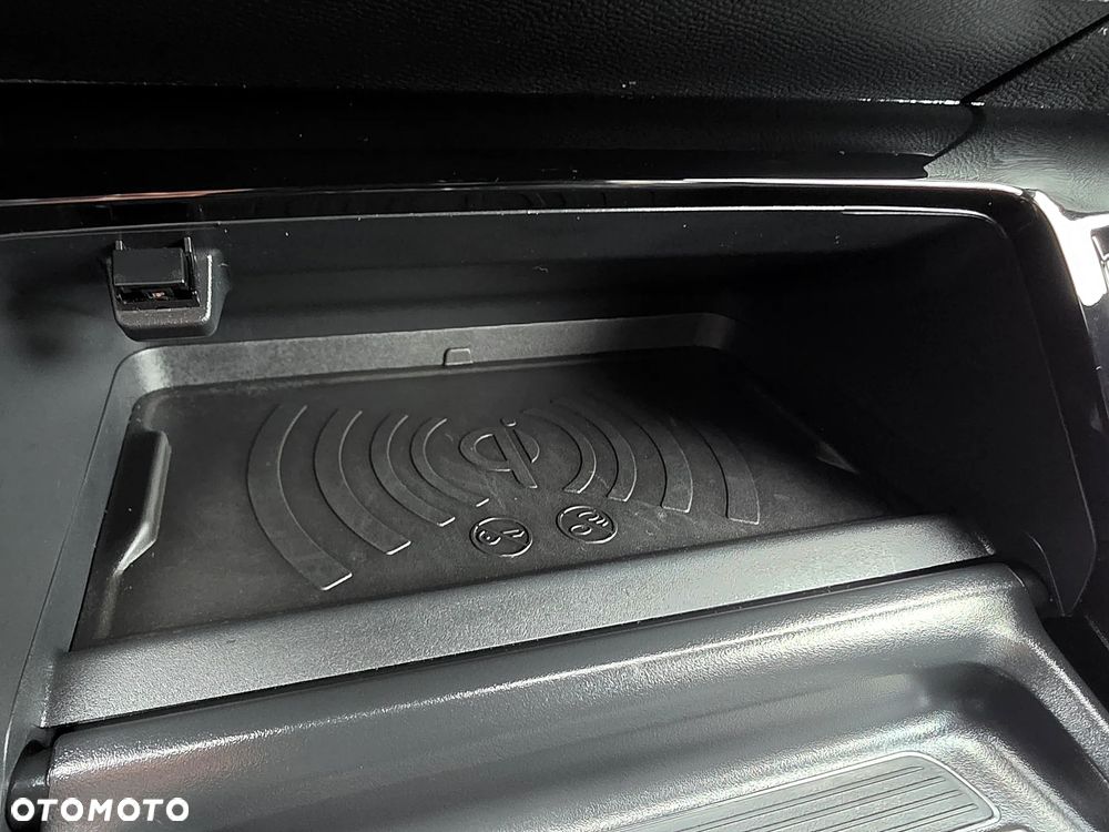 Peugeot 2008 Hybrid 145 e-DSC Allure - 22