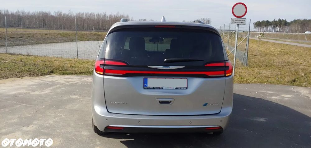 Chrysler Pacifica - 7