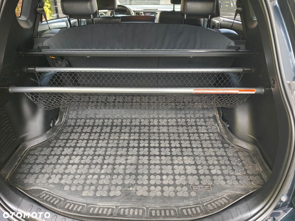 Toyota RAV4 Hybrid Premium 4x2 - 18