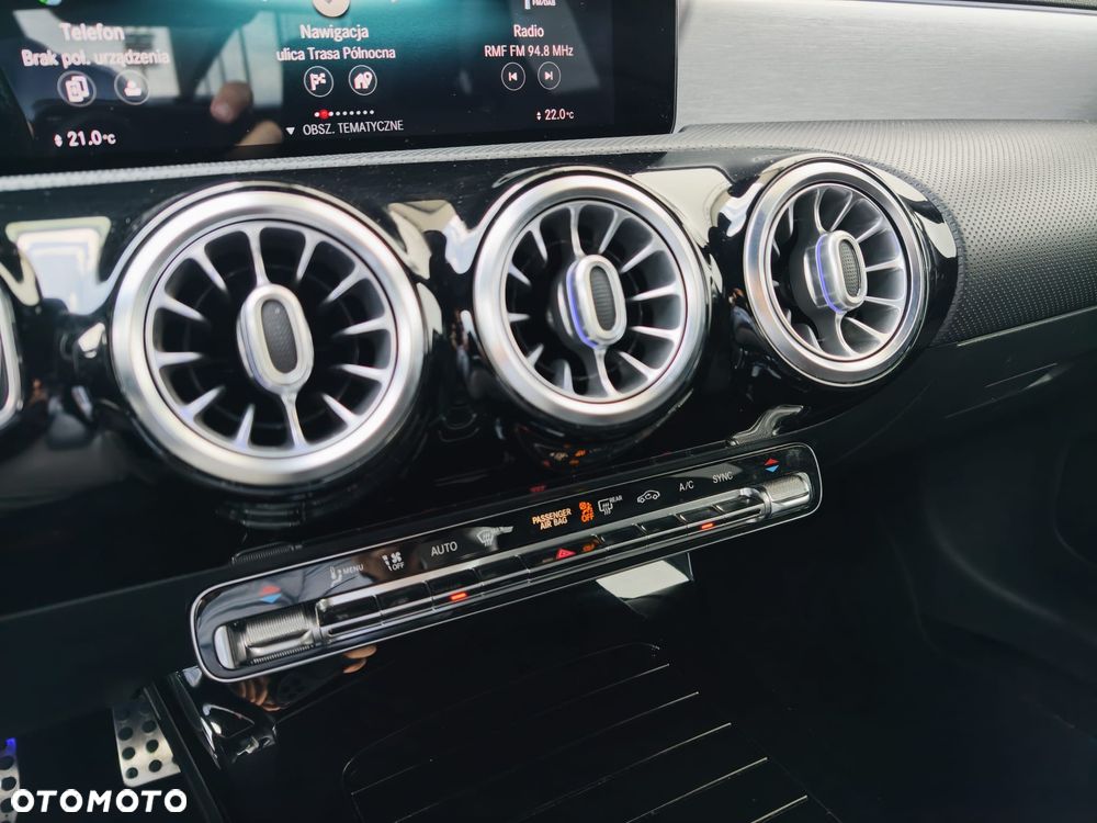 Mercedes-Benz CLA 220 7G-DCT - 14