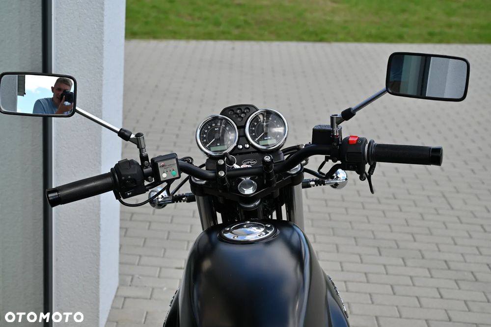 Moto Guzzi V7 - 6