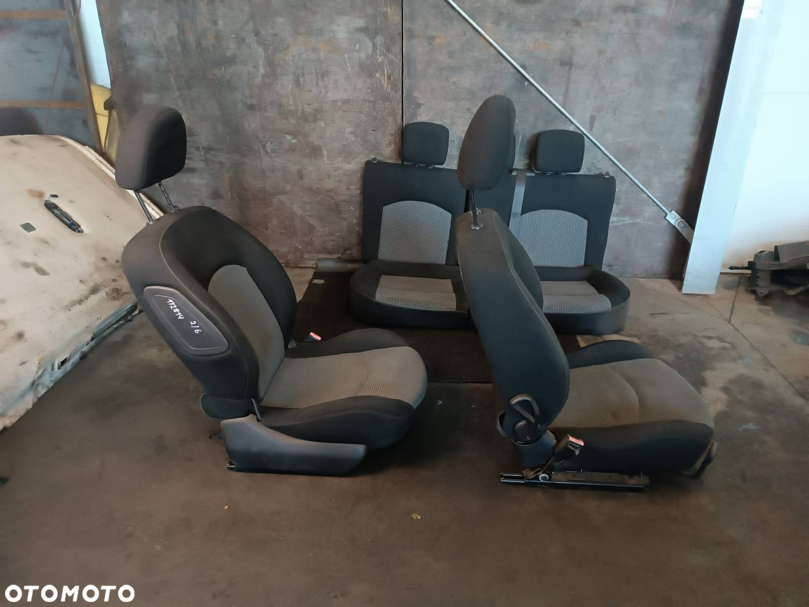 FOTEL FOTELE KOMPLET LEWY PRAWY KANAPA TYŁ PEUGEOT 206 I HB 5D - 5
