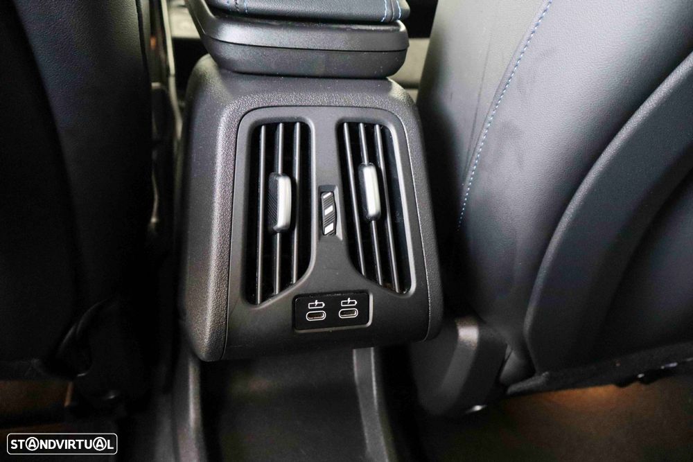 BMW iX2 eDrive20 Pack Desportivo M - 27