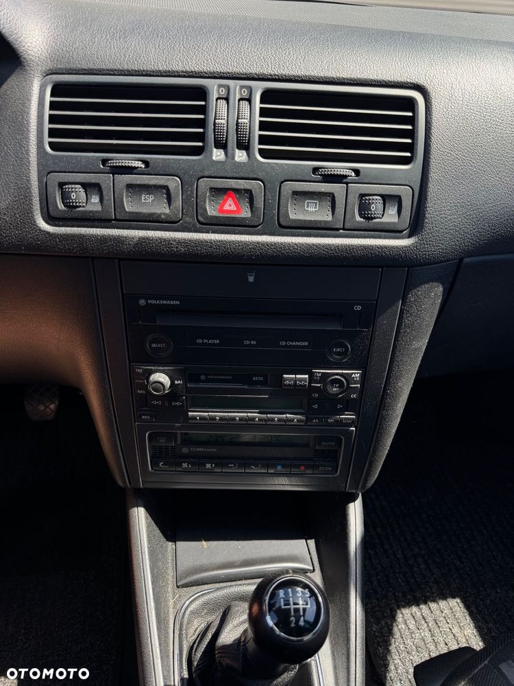 Volkswagen Bora Variant 1.6 Comfortline - 25