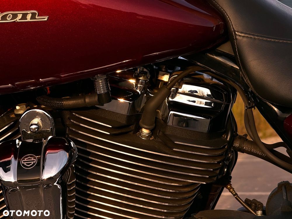 Harley-Davidson Touring Street Glide - 16