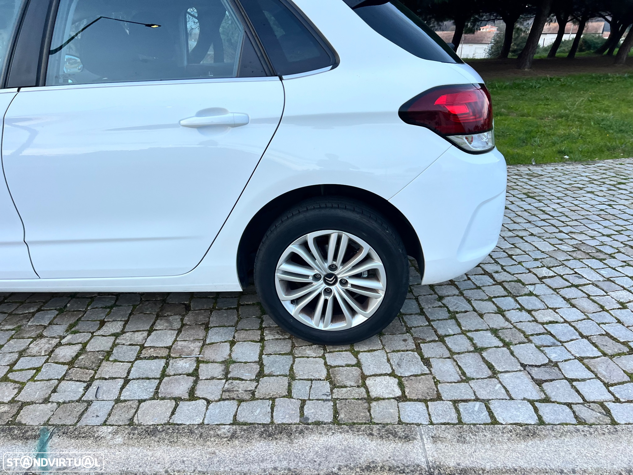 Citroën C4 BlueHDi 100 Stop&Start 86g Selection - 22