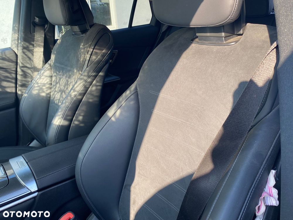 Mercedes-Benz GLC 300 de PHEV 4-Matic AMG Line - 32